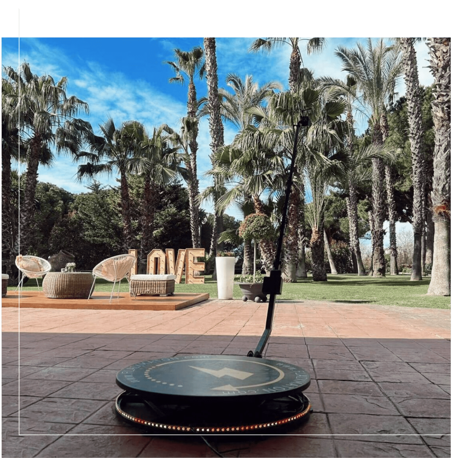 ⭐Plataforma 360º Bodas⭐ - Alquiler de fotomatón 【Flaixmatón】